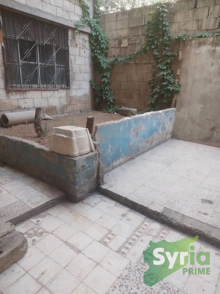 شقة في حمص