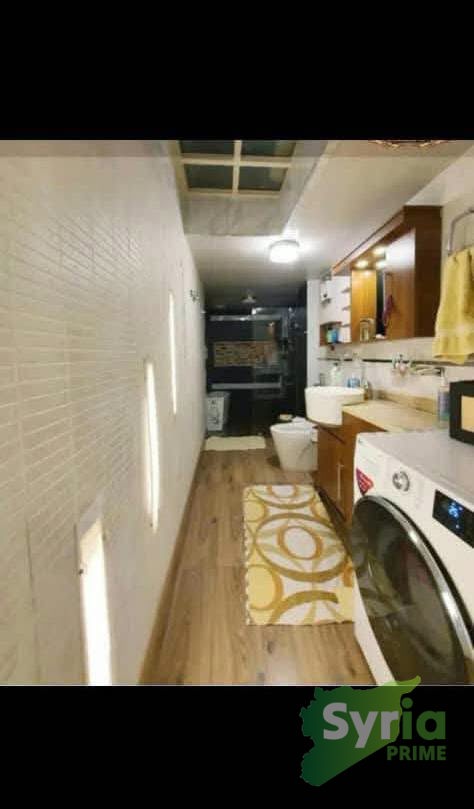 مكتب في دمشق