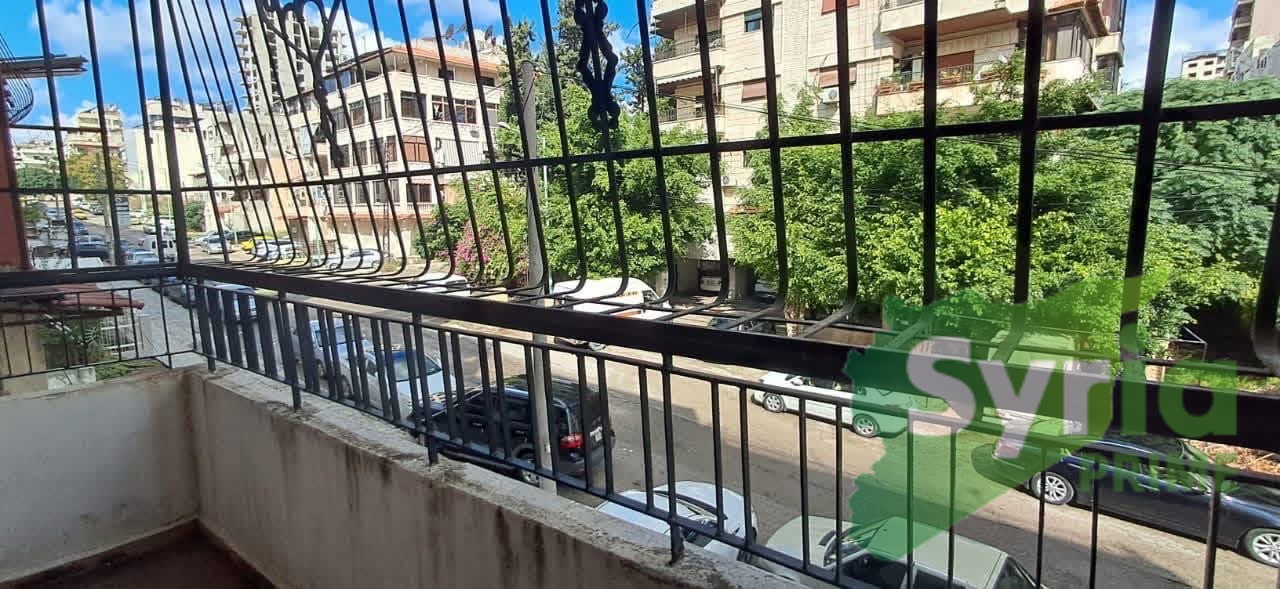 شقة للايجار في اللاذقية، اللاذقية المدينة — الصورة الرئيسية